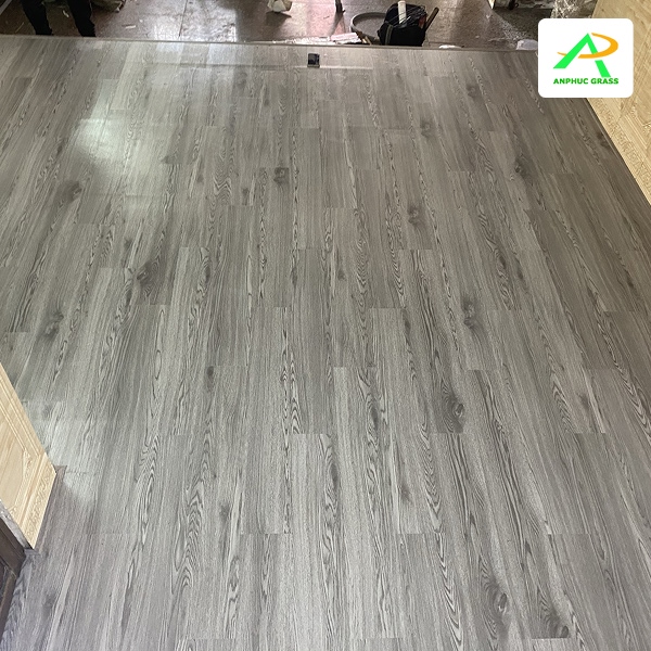 sản nhựa giả gỗ giá rẻ hcm 