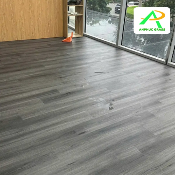 sàn nhựa hèm khóa