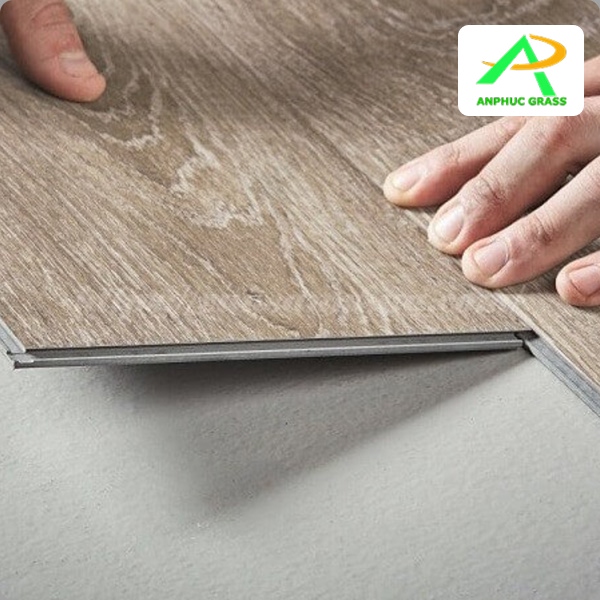 review sàn nhựa hèm khóa 