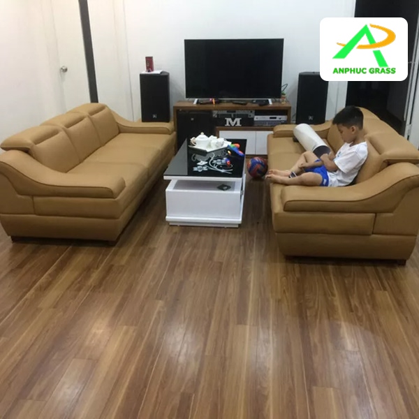 review sàn nhựa hèm khóa 